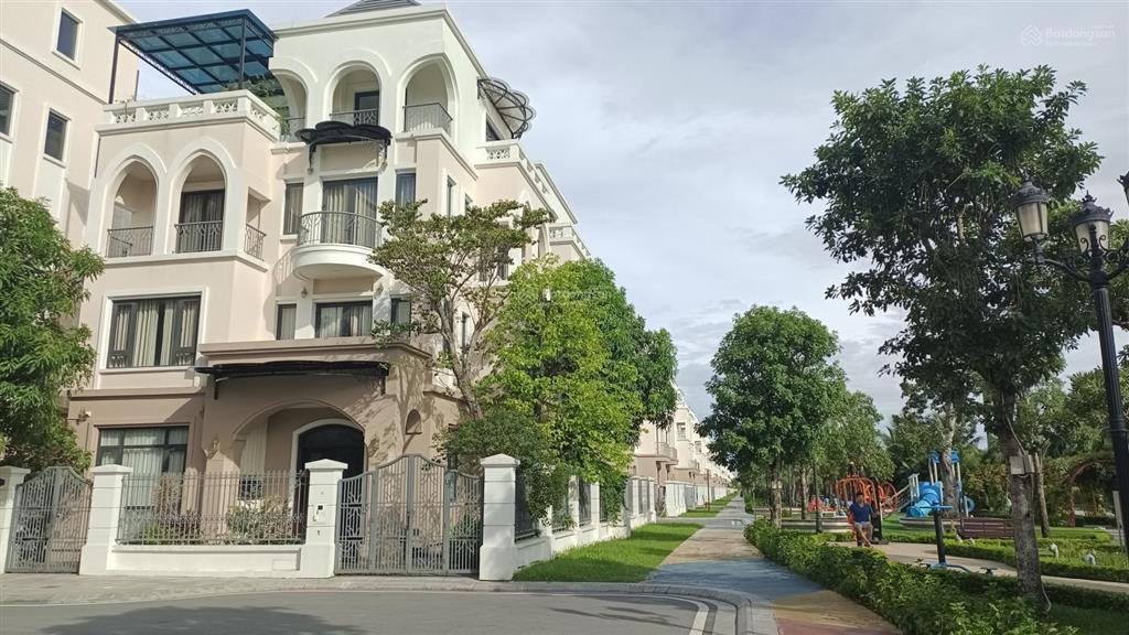 Cho thuê bt 230m² đơn lập view vườn hoa view sông, 50 triệu, vinhomes ocean park