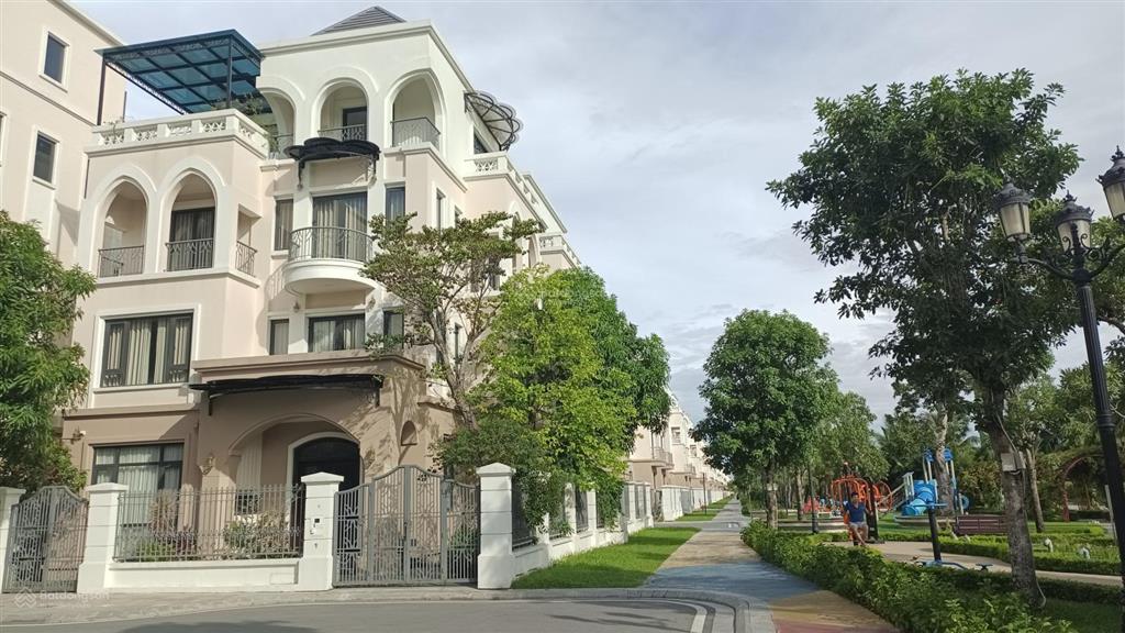 Cho thuê bt 230m² đơn lập view vườn hoa view sông, 50 triệu, vinhomes ocean park