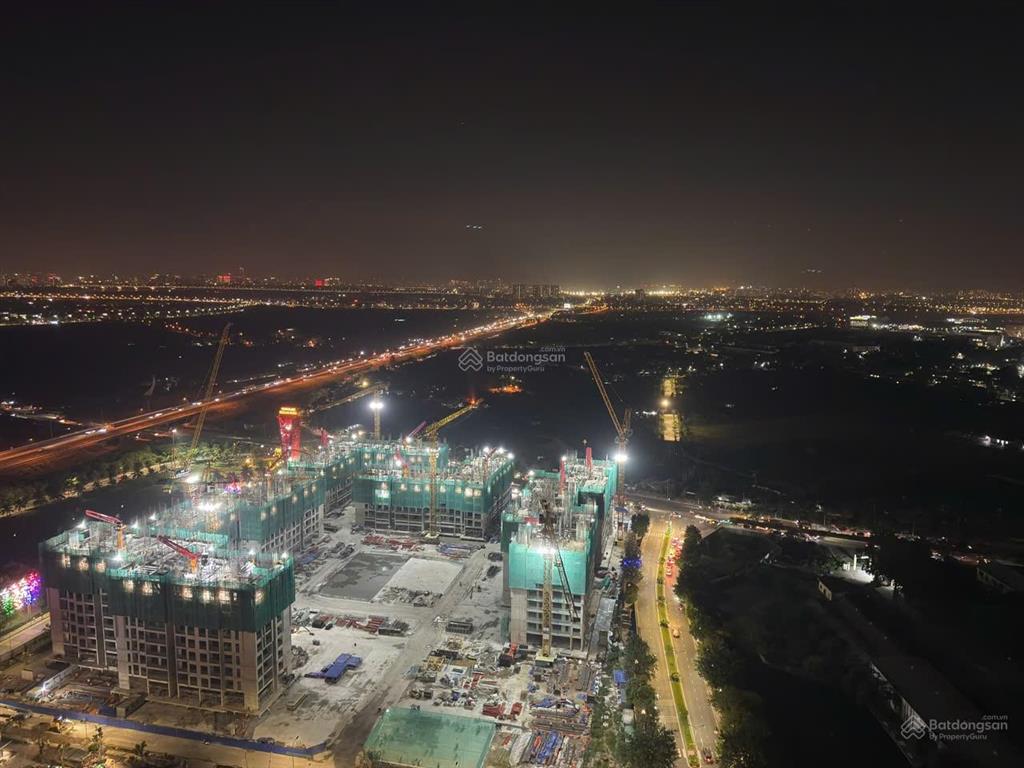 Chị gái gửi bán căn góc 2 phòng ngủ 2 vs 4,95 tỷ trục 11, view vườn hoa view trường học!