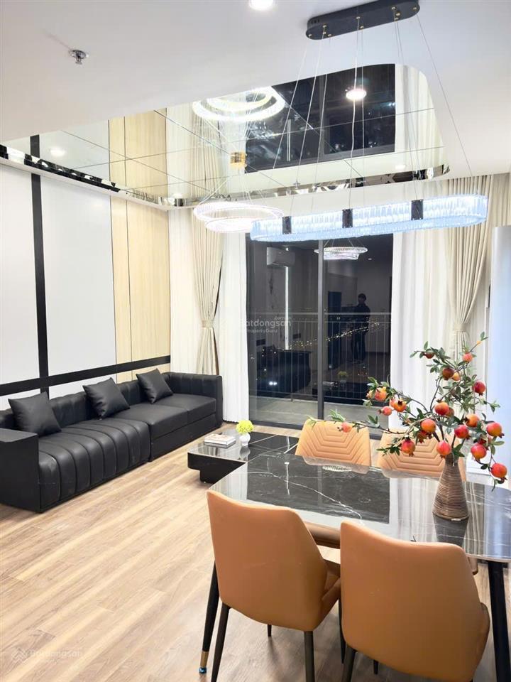 Chị gái gửi bán căn góc 2 phòng ngủ 2 vs 4,95 tỷ trục 11, view vườn hoa view trường học!