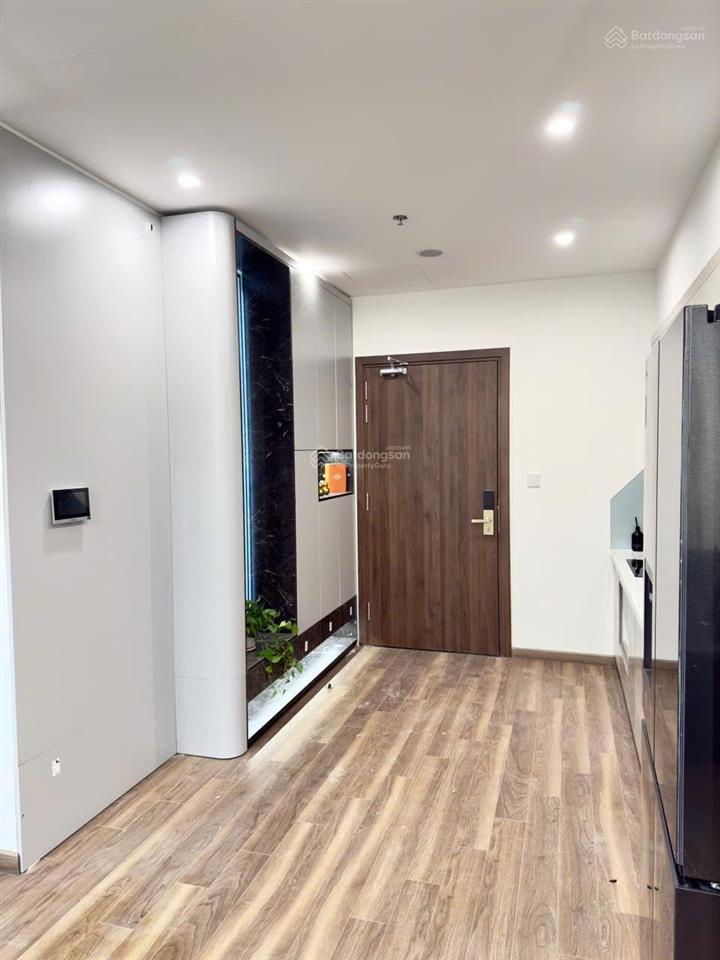 Chị gái gửi bán căn góc 2 phòng ngủ 2 vs 4,95 tỷ trục 11, view vườn hoa view trường học!