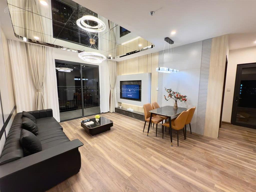 Chị gái gửi bán căn góc 2 phòng ngủ 2 vs 4,95 tỷ trục 11, view vườn hoa view trường học!