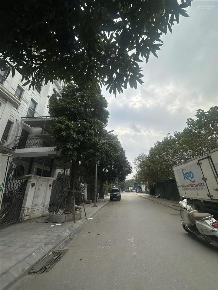Bán lk kđt đại kim, vị trí view trực diện chung cư, vỉa hè ô tô tránh, 5 tầng, đối diện chung cư