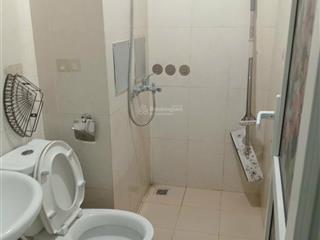Chính chủ bán căn hộ chung cư ngõ 36 hoàng cầu cách hồ hoàng cầu mấy bước chân