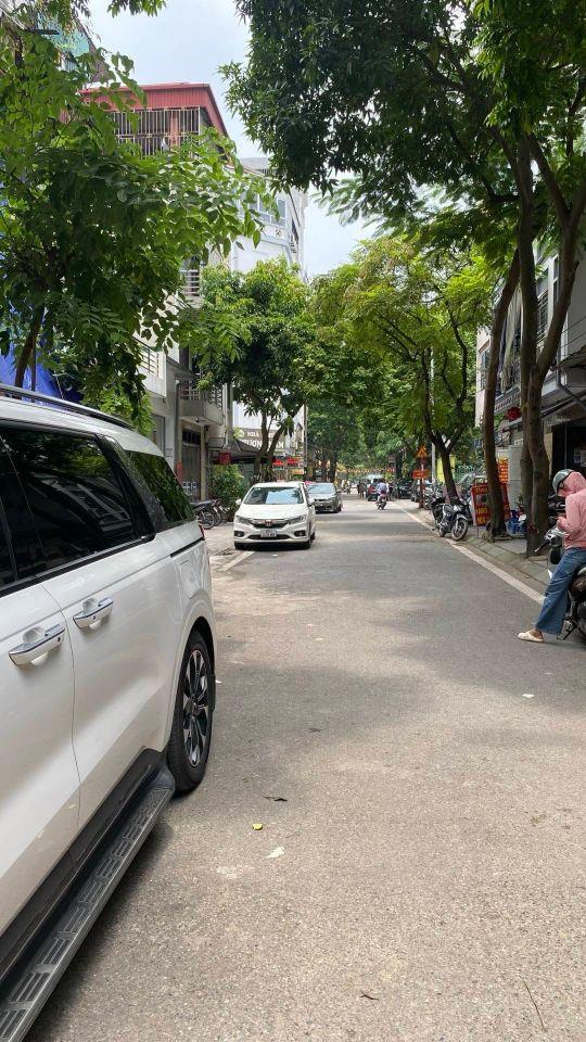 Phố Trạm – Cổ Linh | 50m² | Mt 4.6m | View vườn hoa | Vỉa hè 5m | Ô tô tránh