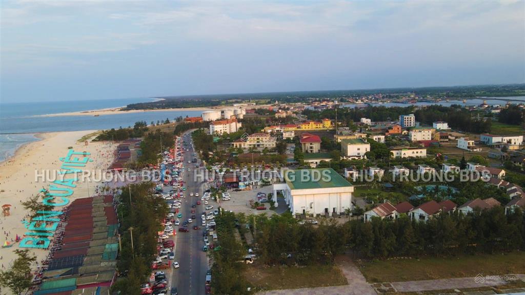 Mặt tiền trường sa trục thông nối ra biển cửa việt
