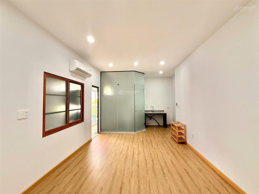 Khai trương studio ban công mới xây gần trần não