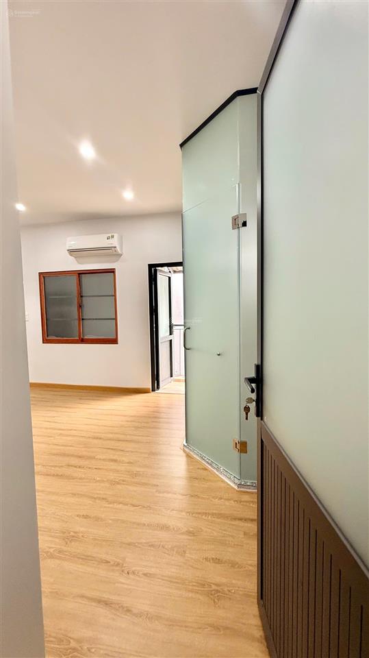 Khai trương studio ban công mới xây gần trần não