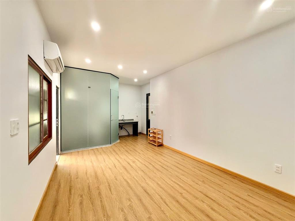 Khai trương studio ban công mới xây gần trần não