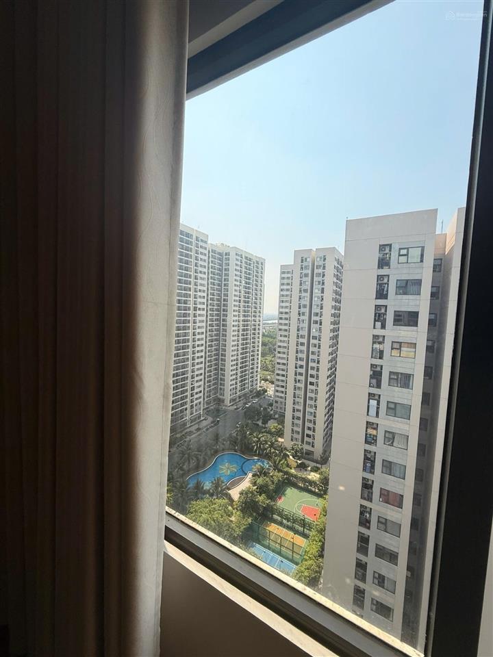 Cho thuê căn hộ 2pn  vinhomes grand park dọn vào ở liền
