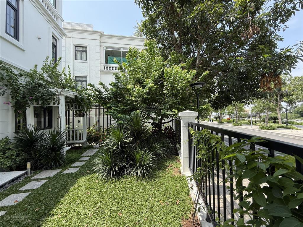 Siêu phẩm song lập góc gần 400m2, nội thất đẳng cấp 15 tỷ, tâm huyết, vị trí siêu vip view sông