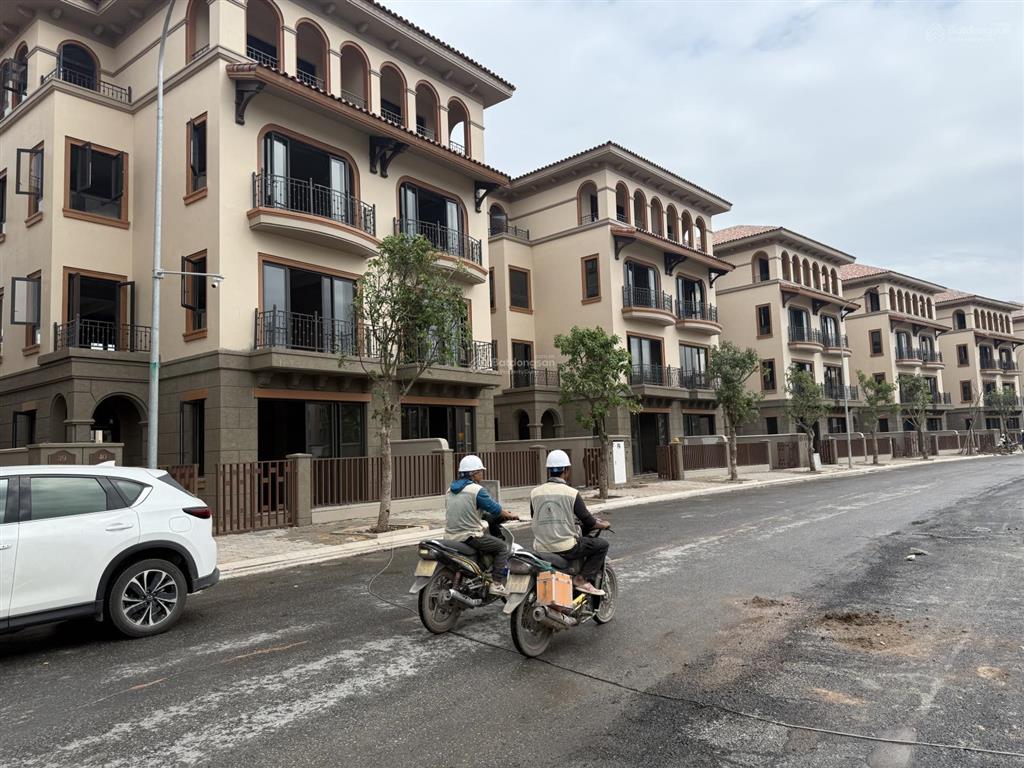 Siêu phẩm 226m thô. view hồ, vị trí đẳng cấp. không có căn thứ 2. giá đầu tư
