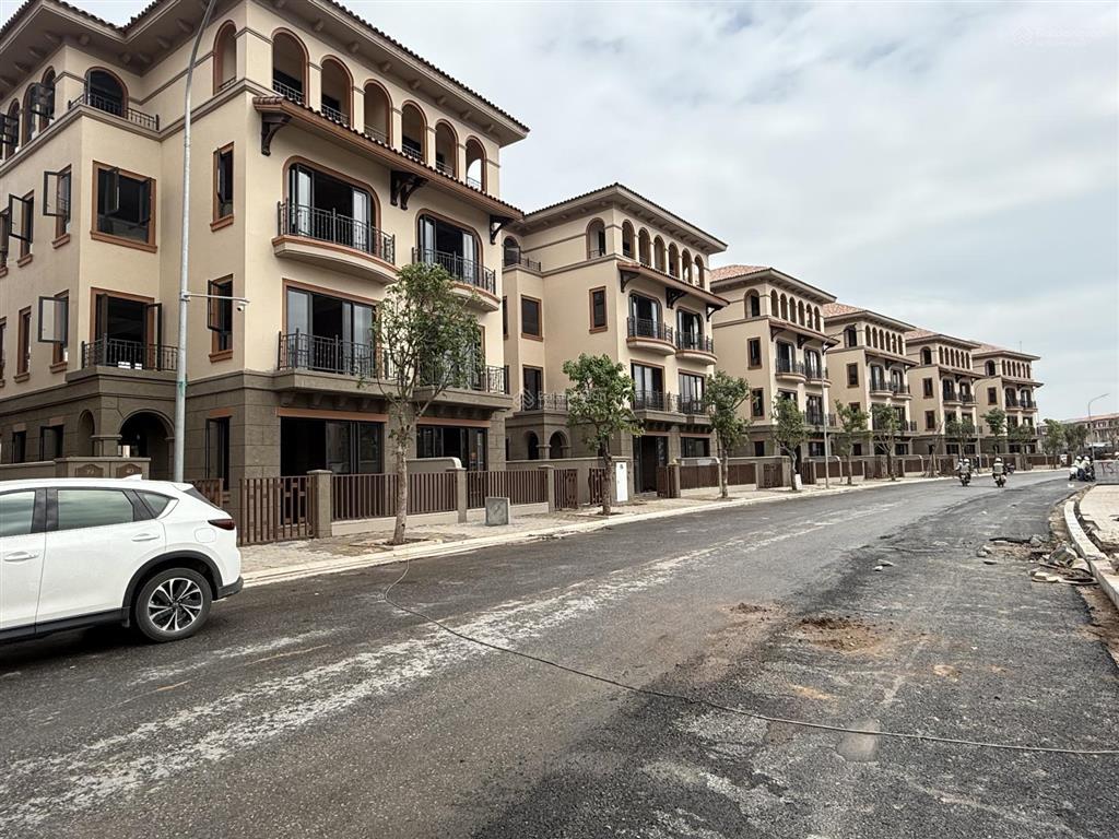 Siêu phẩm 226m thô. view hồ, vị trí đẳng cấp. không có căn thứ 2. giá đầu tư