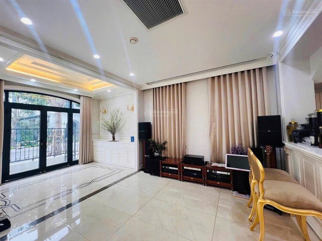 Siêu phẩm đơn lập. 400m. căn siêu vip, thang máy, nôị thất nhập khẩu , vị trí số 1 vin imperia