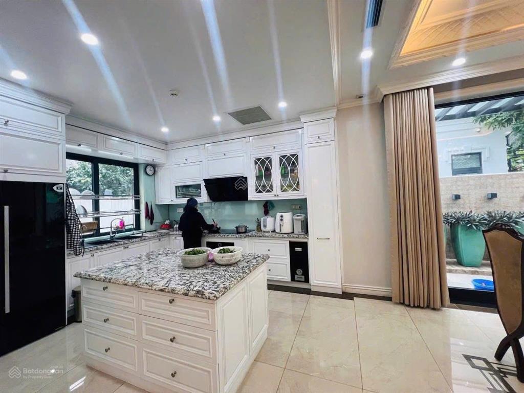 Siêu phẩm đơn lập. 400m. căn siêu vip, thang máy, nôị thất nhập khẩu , vị trí số 1 vin imperia
