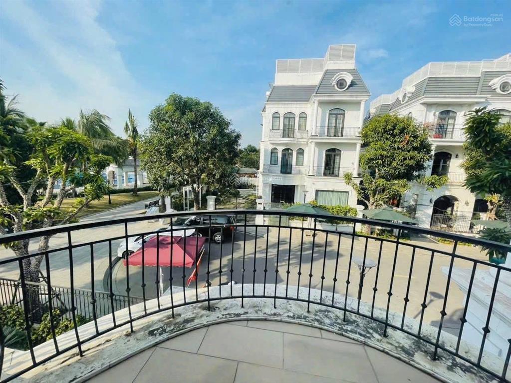 Siêu phẩm đơn lập. 400m. căn siêu vip, thang máy, nôị thất nhập khẩu , vị trí số 1 vin imperia
