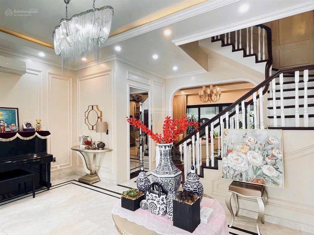 Siêu phẩm 90 giá 14,5. rẻ nhất thị trường. thang máy vip, nội thất đẳng cấp.