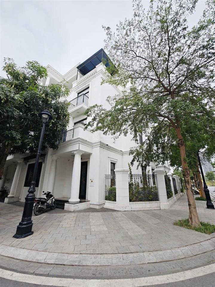 Siêu phẩm góc 154m, mặt tiền 15m. dòng tiền 450triệu/năm. ngay cổng dự án. full nội thất