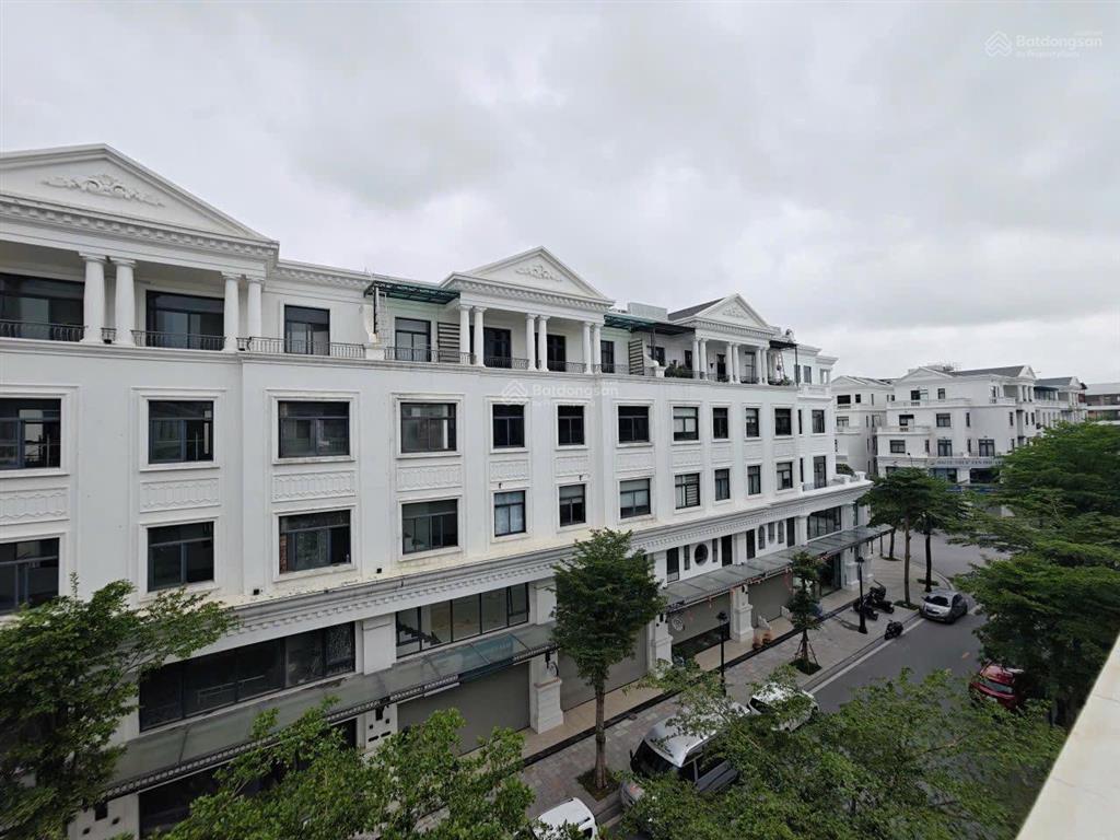 Siêu phẩm góc 154m, mặt tiền 15m. dòng tiền 450triệu/năm. ngay cổng dự án. full nội thất
