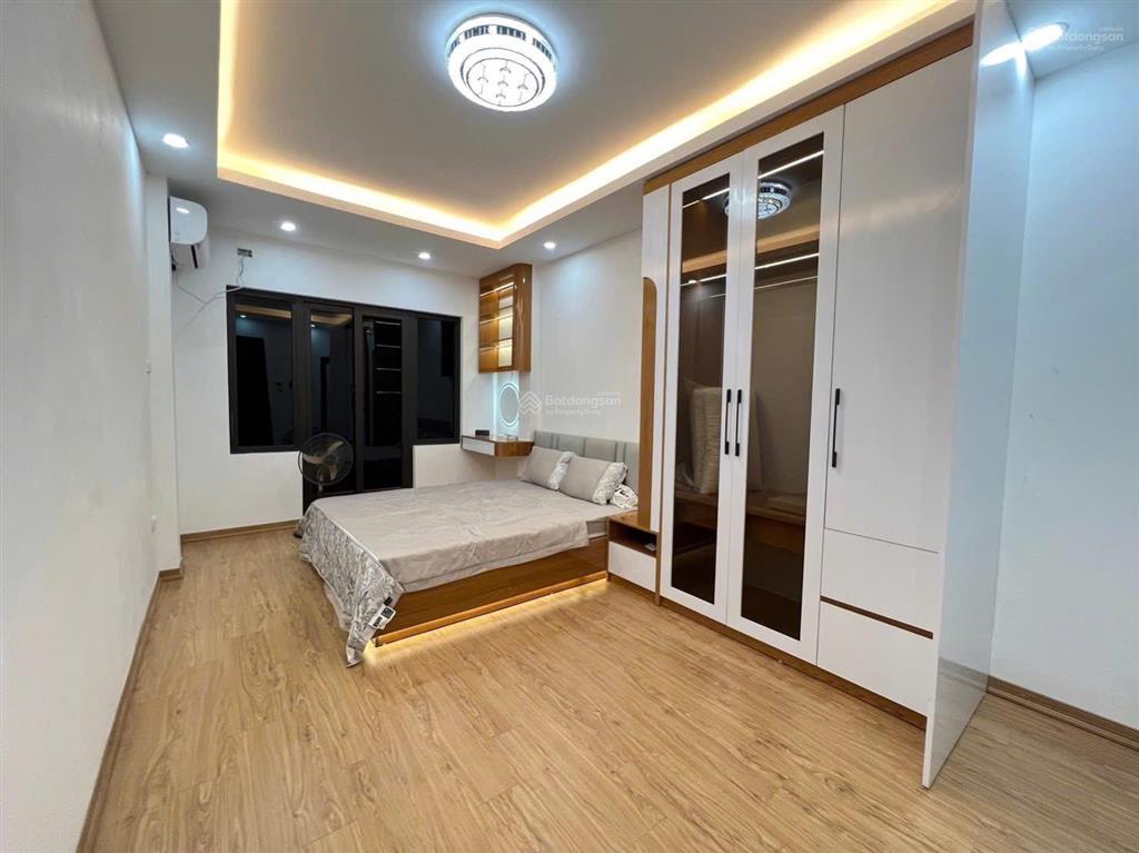 Siêu phẩm 6 tầng thang máy mới koong phố trương định giá chỉ 10 tỷ dt36m2 mt3,5m cách phố 2 nhà