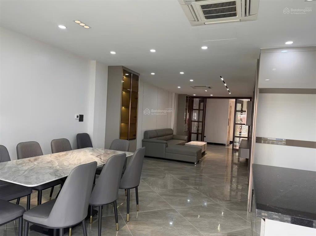 Siêu phẩm toà văn phòng hạng a mặt phố đường la thành to nhà 8 tầng thang máy dt75m2 mt4,8m mới