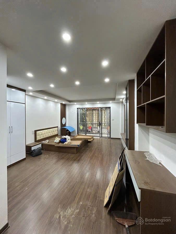 Chủ cắm sổ ngân hàng cần bán gấp nhà 6t thang máy mới phố lê văn lương dt 50m2 mt 4,5m ôtô đỗ cửa