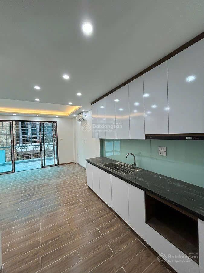 Chính chủ cần bán gấp nhà 6 tầng thang máy mới phố lê văn lương dt 50m2 mt4,5m chỉ 30m ra mặt phố
