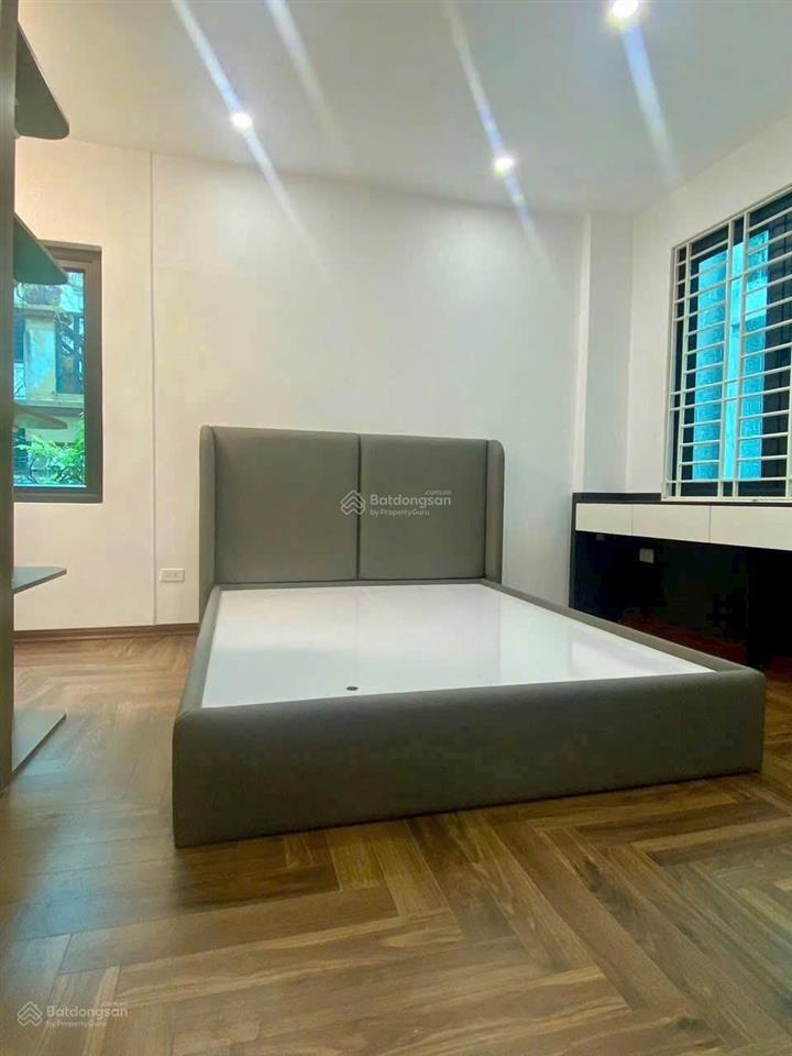 Nhỉnh 6 tỷ có nhà 5 tầng mới koong phố yên hoà cầu giấy dt33m2 mt4,2m lô góc cực kỳ thoáng mát