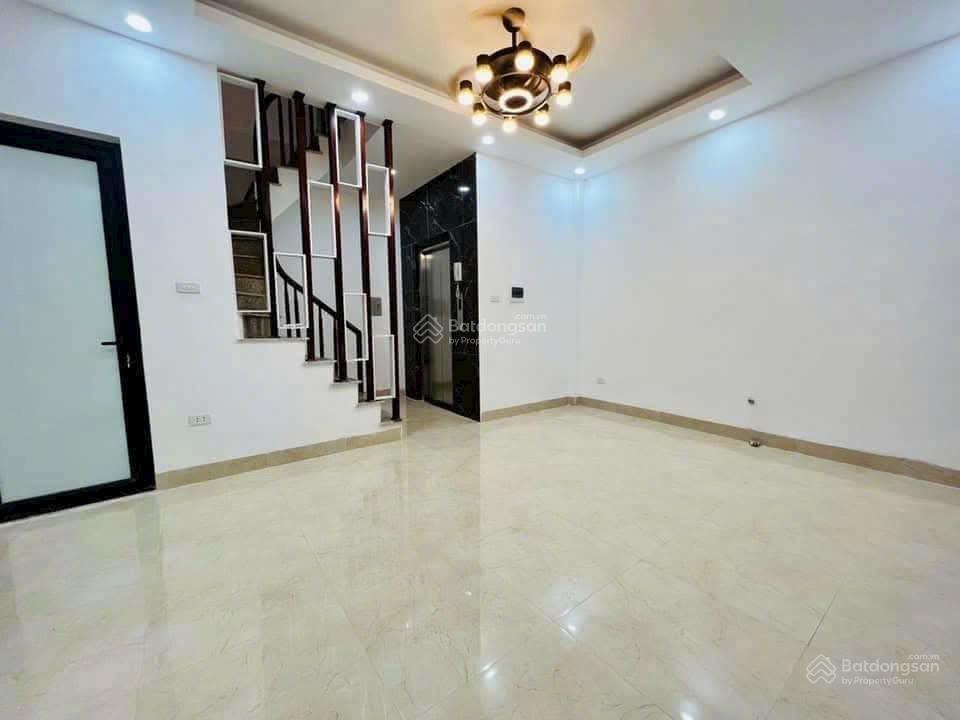 Siêu phẩm phân lô phố chùa láng ôô đỗ cửa 6 tầng thang máy dt 36/42m2 mt 6m nhà mới full nội thất
