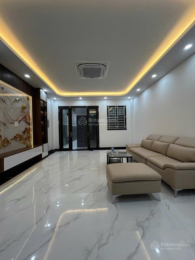 Chính chủ cần bán gấp nhà 6 tầng thang máy mới koong phố lê văn lương dt50m2 mt4,5m ngõ thông