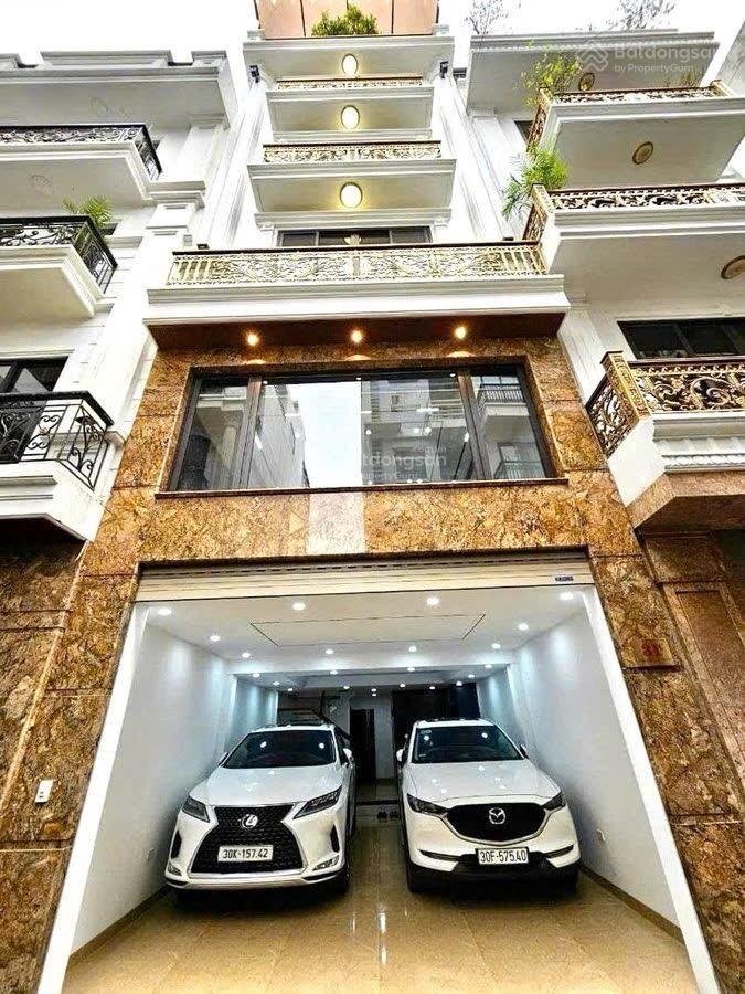 Chính chủ cần bán gấp nhà 6 tầng thang máy mới koong phố lê văn lương dt50m2 mt4,5m ngõ thông