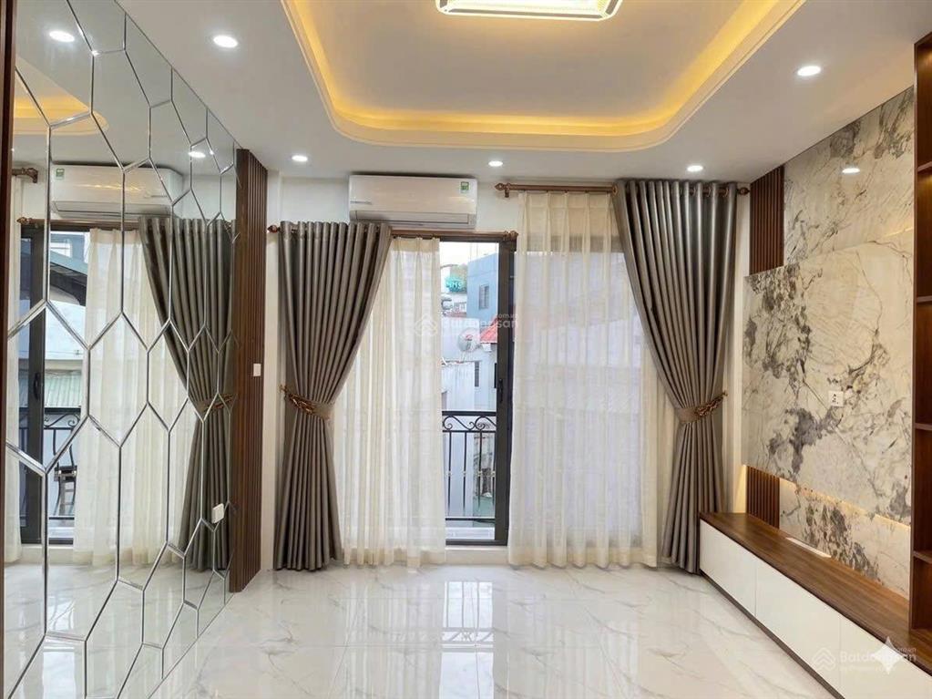 Chính chủ cần bán gấp nhà 6 tầng thang máy mới coong phố lê văn lương dt50m2 mt4,5m ngõ thông