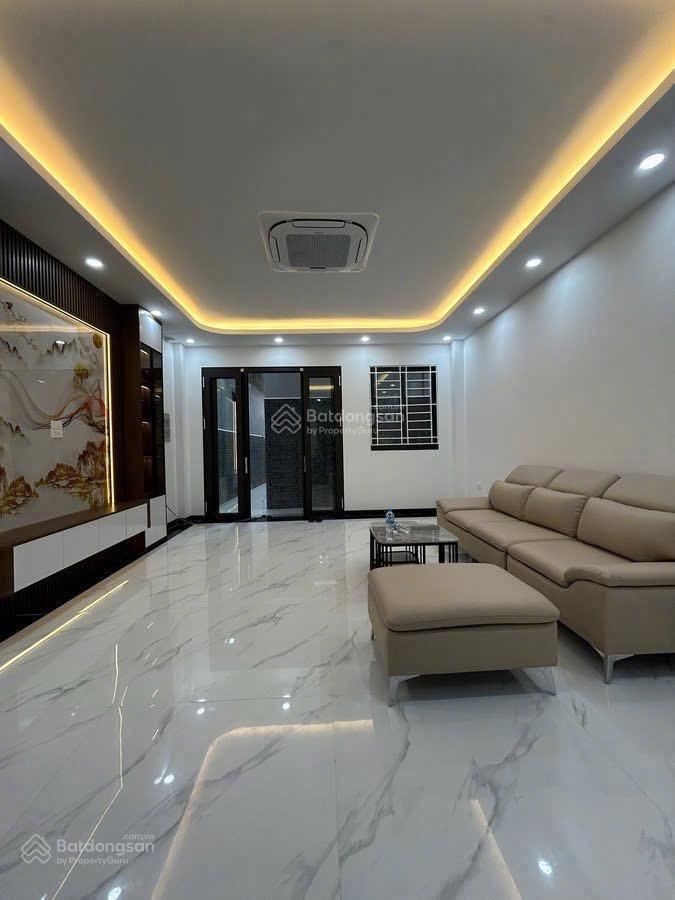 Chính chủ cần bán gấp nhà 6 tầng thang máy mới coong phố lê văn lương dt50m2 mt4,5m ngõ thông