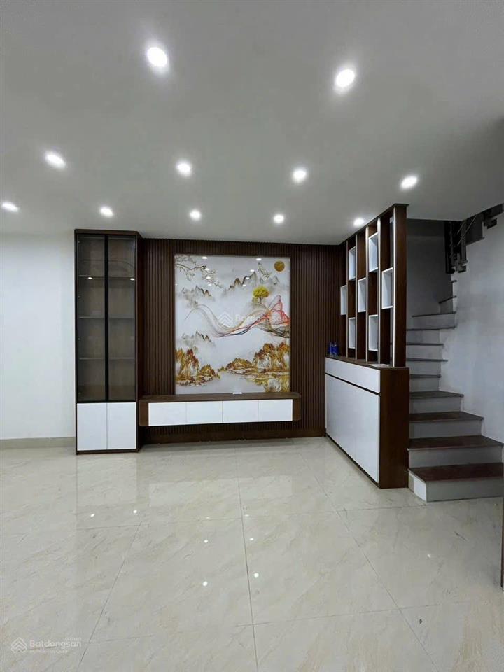 Chính chủ cần bán gấp nhà 6 tầng thang máy mới coong phố lê văn lương dt50m2 mt4,5m ngõ thông