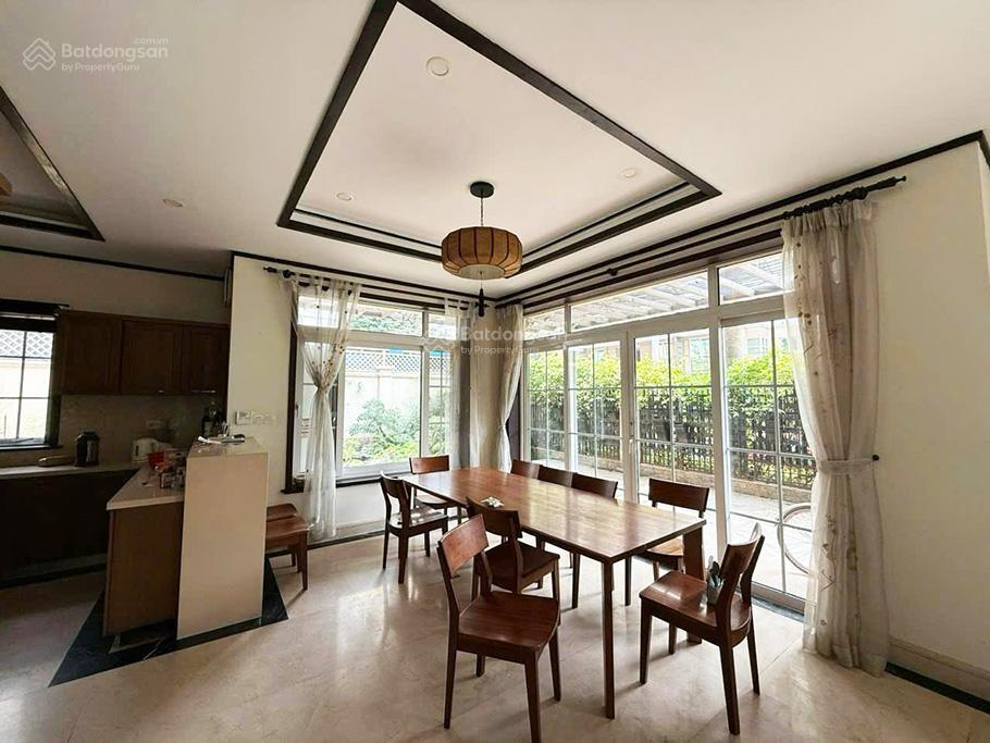 Bán biệt thự góc gđ1, 317m², sân vườn rộng, cửa chính hướng tây bắc