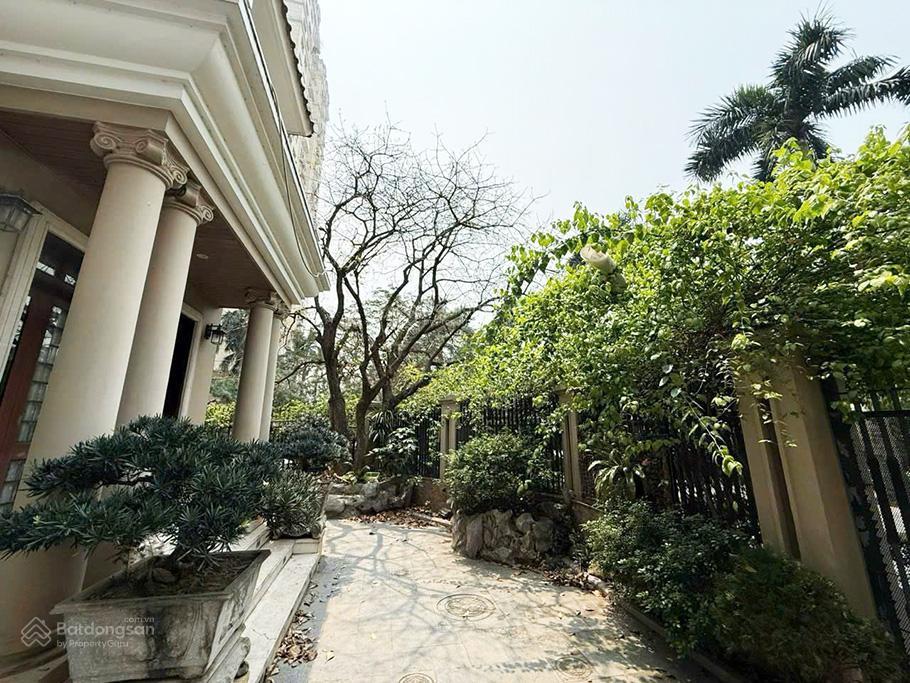 Bán biệt thự góc gđ1, 317m², sân vườn rộng, cửa chính hướng tây bắc