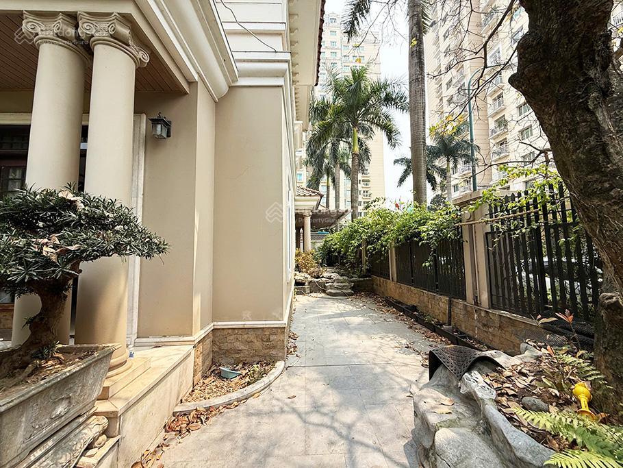 Bán biệt thự góc gđ1, 317m², sân vườn rộng, cửa chính hướng tây bắc