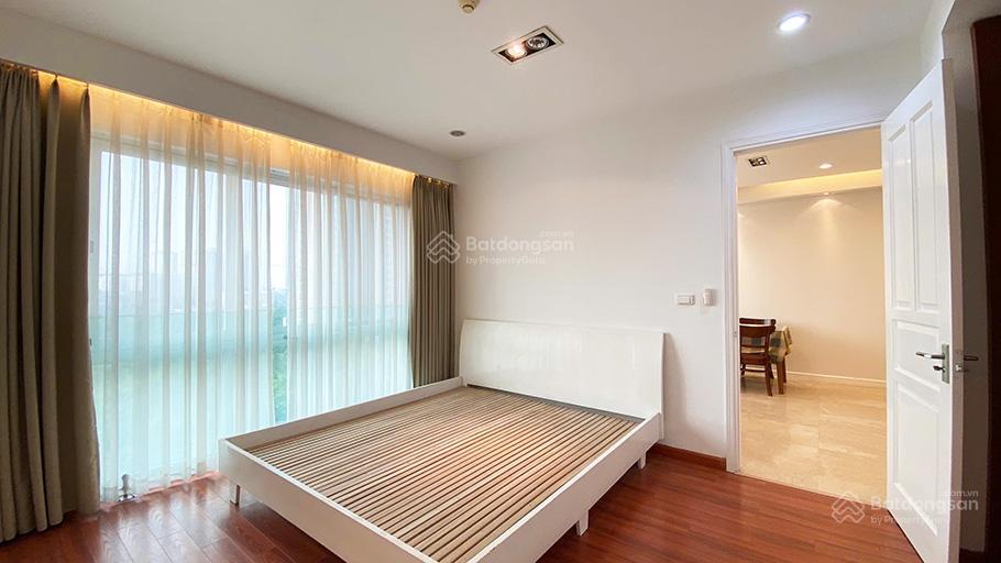 Căn hộ bếp mở tầng trung cần bán tại tòa p1 ciputra