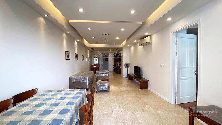 Căn hộ bếp mở tầng trung cần bán tại tòa p1 ciputra