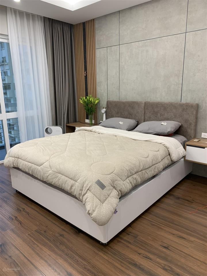 Bán căn hộ tầng cao view nội khu ciputra hướng mát