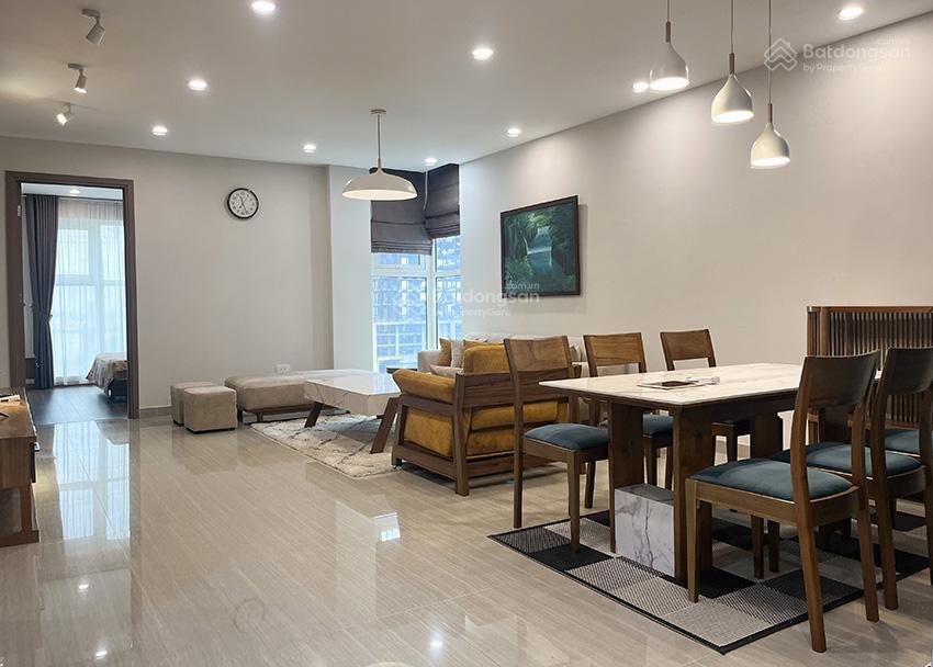 Căn hộ tầng trung tòa l4 nội thất đẹp cần bán