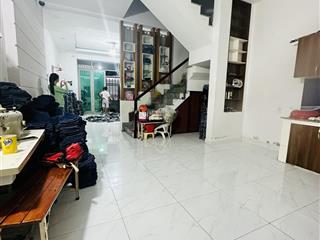 Sát bên aeon tân phú  ngang 5m  đang cho thuê 10tr/tháng. hẻm xe tải cách mặt tiền 100m