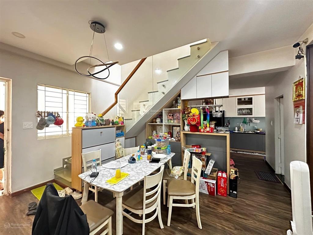 Penthouse cc mỹ thuận  113.5m (8.5x12.5)  4pn 3wc  3.59t  đã có sổ  gần mega mall  bến xe