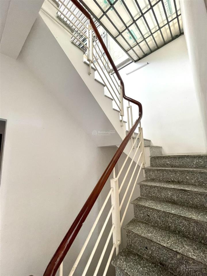 Căn góc không lộ giới không quy hoạch  xe hơi đỗ cửa  4pn  4.85t / hoàn công đủ