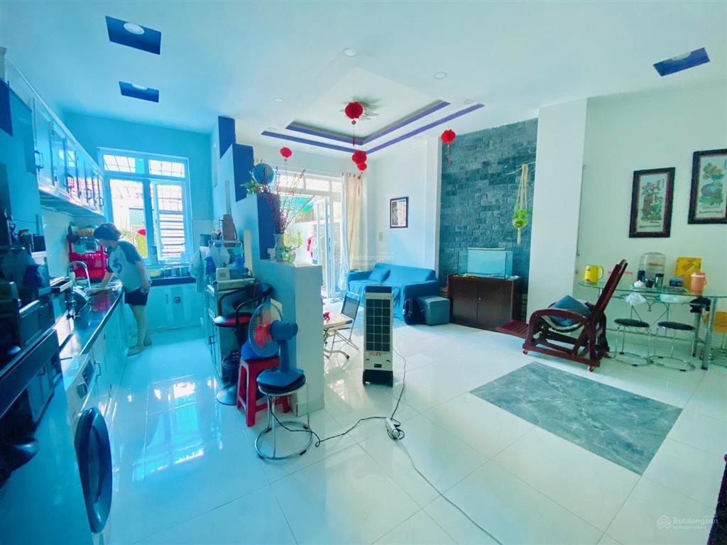 Bán nhà hẻm xe hơi lê văn lương. giảm 700tr còn 5.3t. nhà nở hâu 8m