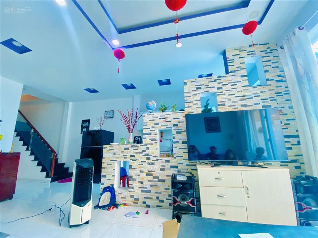 Bán nhà hẻm xe hơi lê văn lương. giảm 700tr còn 5.3t. nhà nở hâu 8m