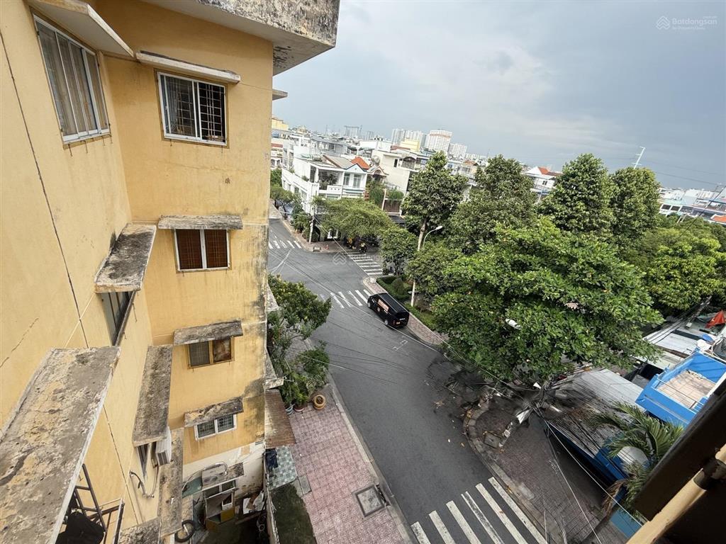 Chung cư bùi minh trực  lầu 3  2pn  đã có sổ  gần aeon quận 8