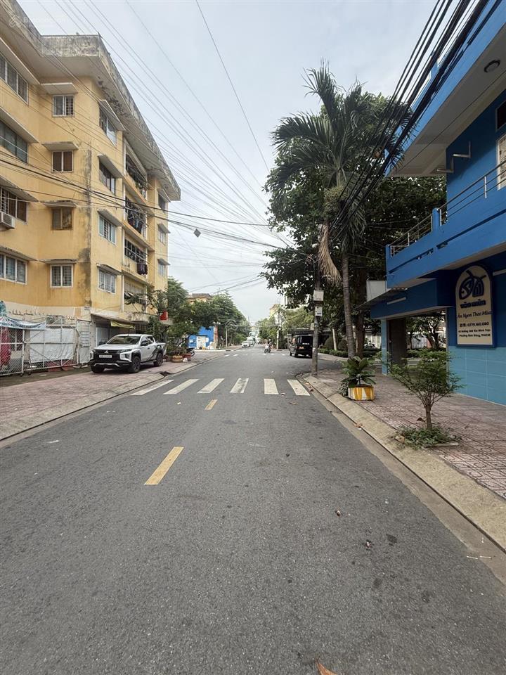 Chung cư bùi minh trực  lầu 3  2pn  đã có sổ  gần aeon quận 8