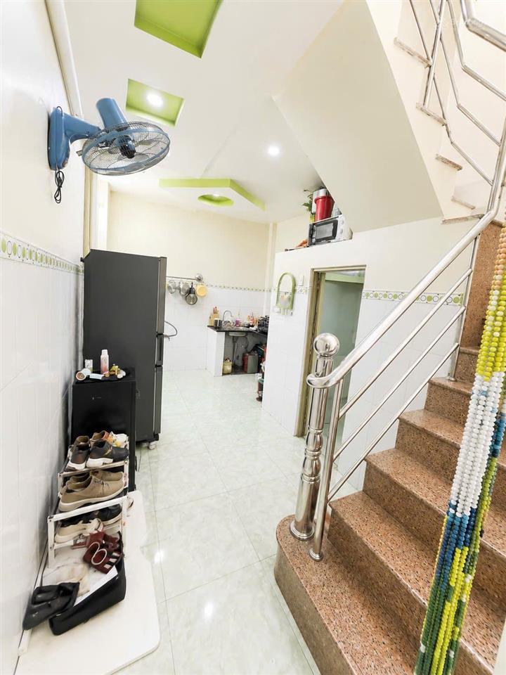 Hẻm 8m lê văn quới  2 tầng 2pn 2wc  hoàn công đủ  3.9t
