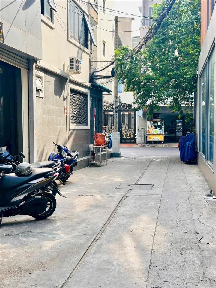 2 mặt hẻm ô tô. nở hậu. 5 tầng 4pn. chỉ có 6.35t